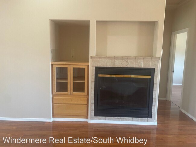 Building Photo - 3 br, 2 bath House - 6463 Central Ave. - 6...