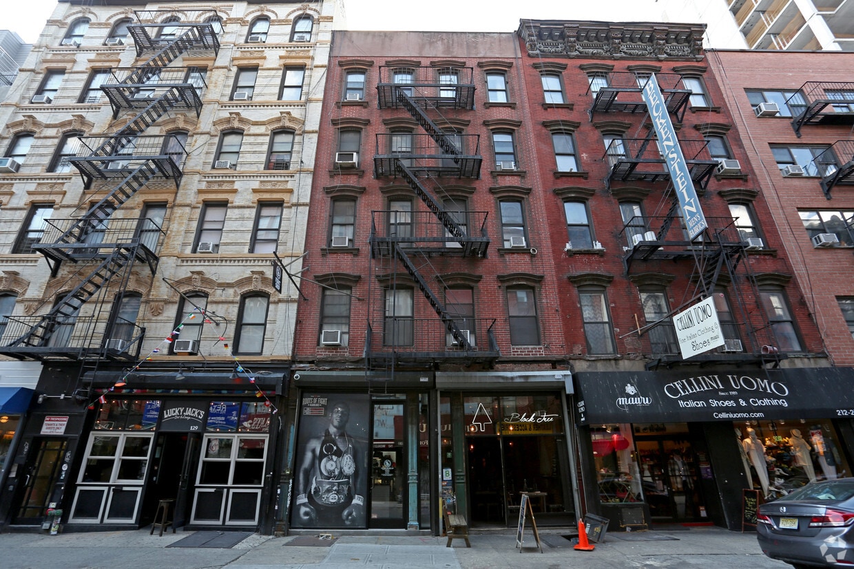 Building Photo - 131 Orchard St