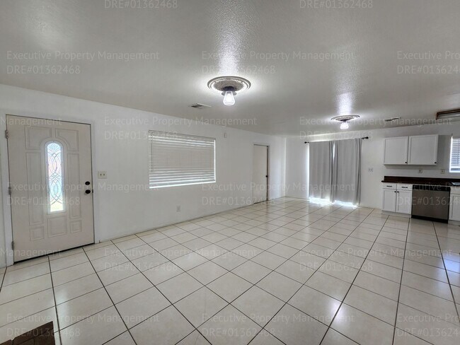 Foto del edificio - Charming 3 bedroom and 2 bathroom house.