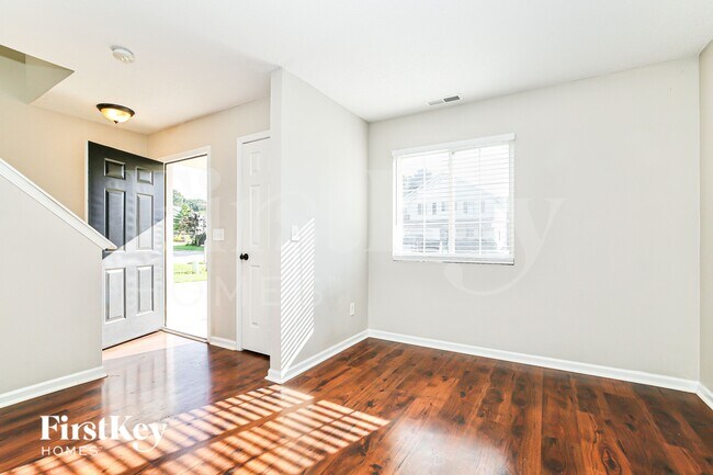 Building Photo - 5004 Emberly Dr