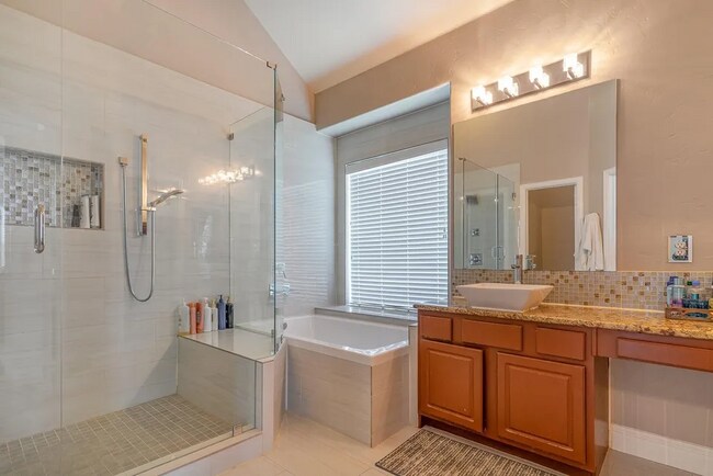 Foto del edificio - 1620 Ridgecove Dr
