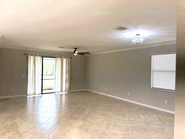 Foto del edificio - 9444 Glenforest Dr