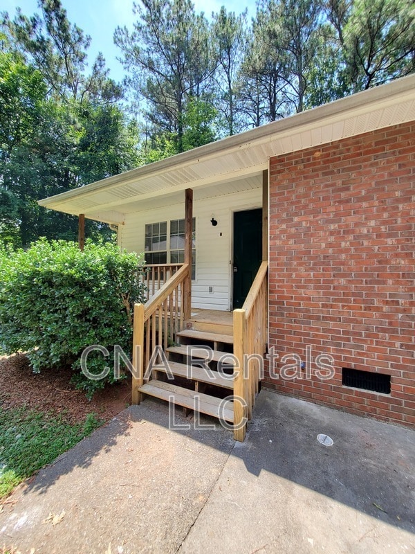 Building Photo - 215 Green Acre Ln