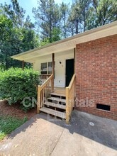 Building Photo - 215 Green Acre Ln