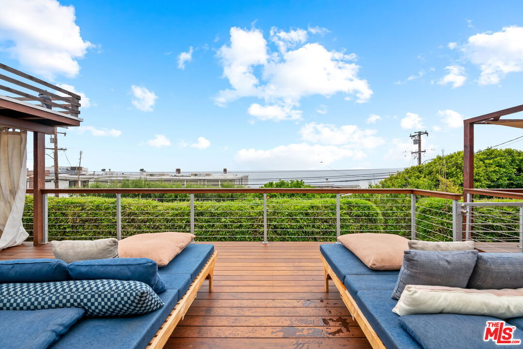 Foto principal - 25143 Malibu Rd
