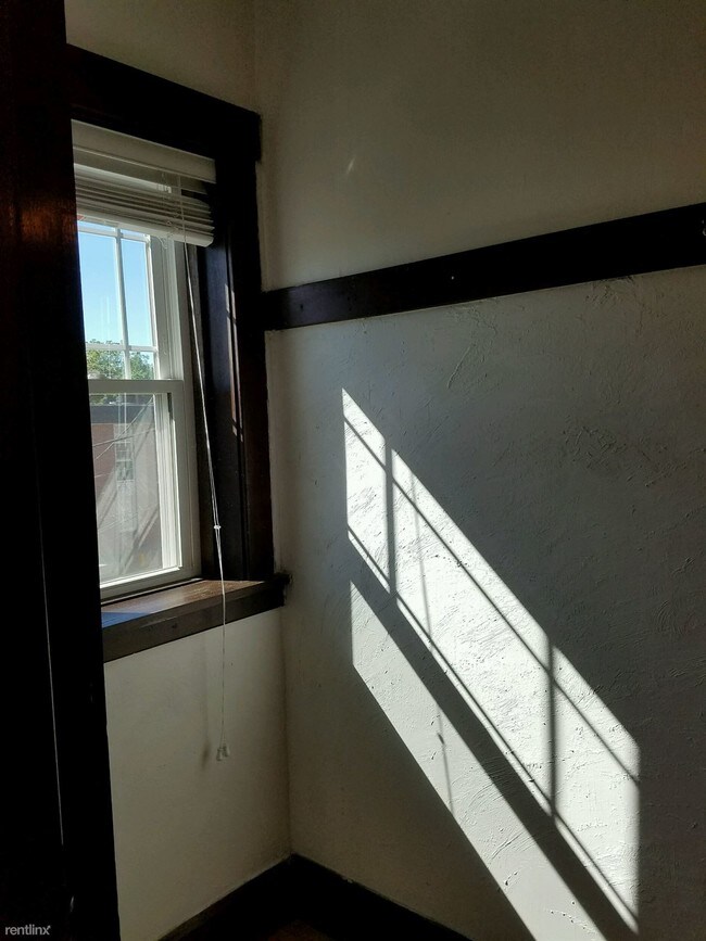 Foto del edificio - 3301 Dewey Ave
