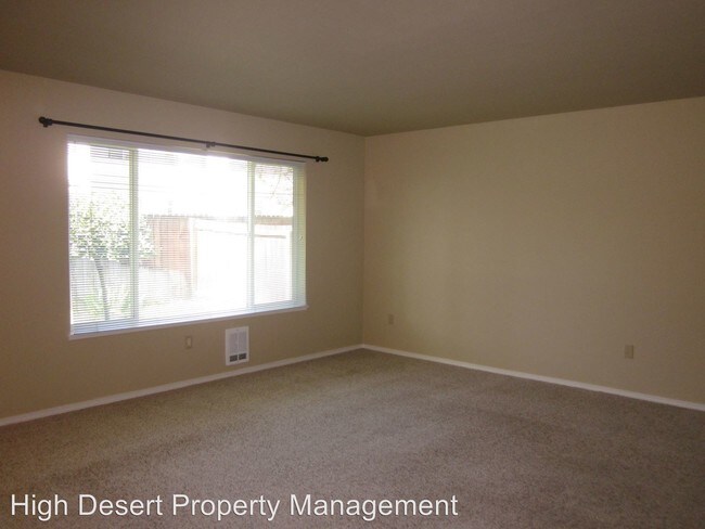 Foto del edificio - 2211 SW Quartz Ave