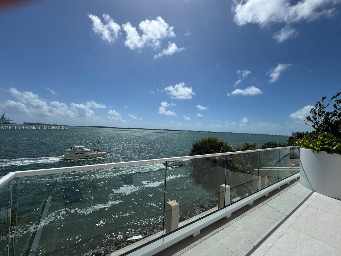 Foto principal - 770 Claughton Island Dr