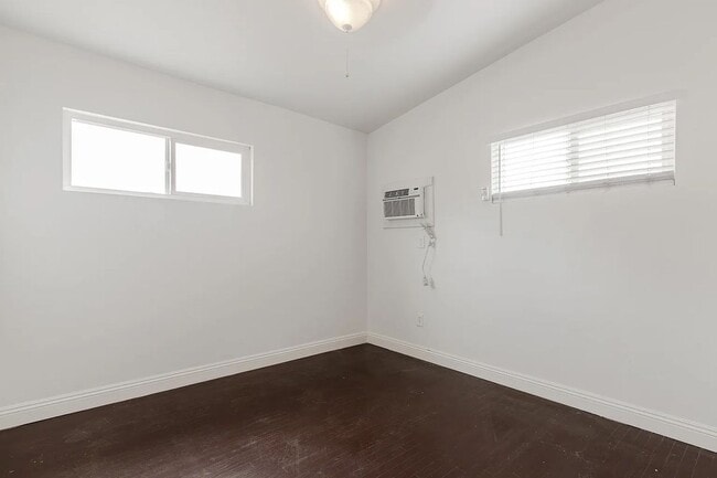 Building Photo - 4971 Dassco Ct