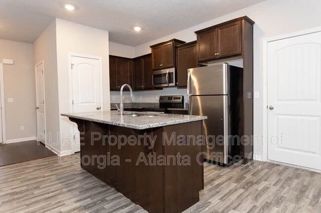 Building Photo - 145 Mandy Ln