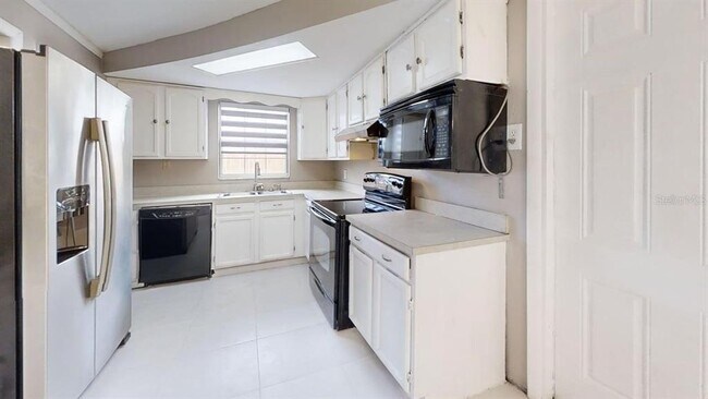 Foto del edificio - 3136 Huntington Rd