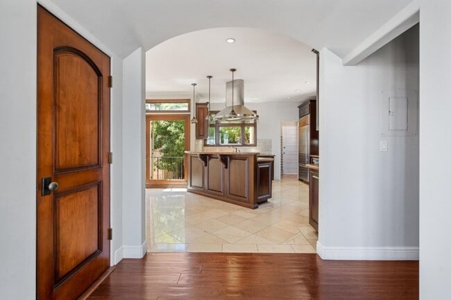 Building Photo - 1127 Filbert St