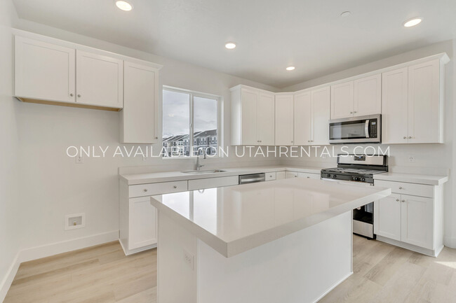 Building Photo - 3872 W Lansdown Ct