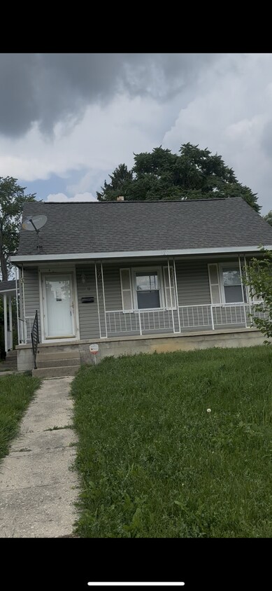 Primary Photo - Three Bedroom One Bathroom Home in Columbus!