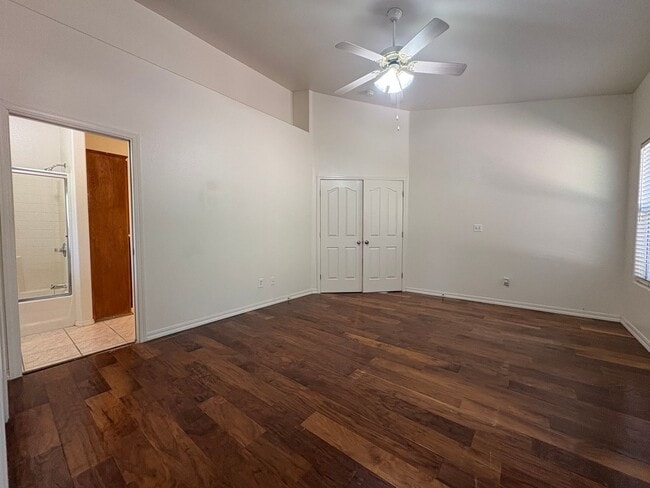 Building Photo - Gorgeous 4 Bedroom in NW Visalia!