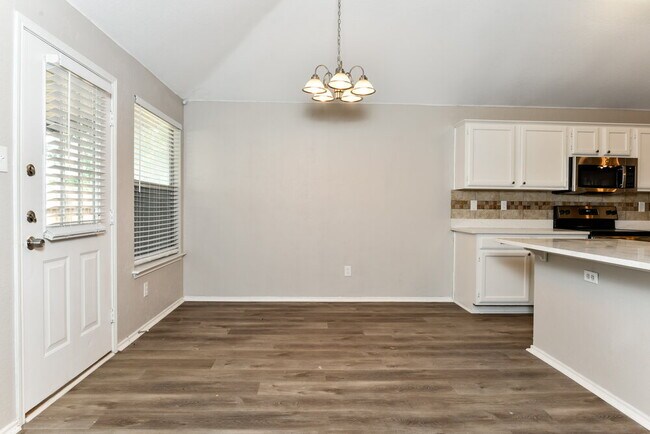 Building Photo - 828 Atchison Dr