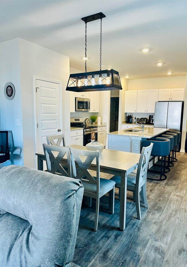 Foto del edificio - 772 El Pepino Lp