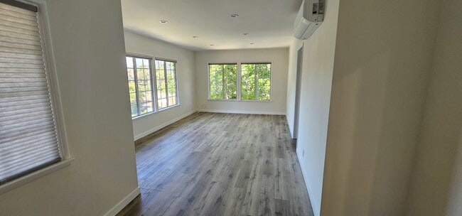 Building Photo - 3622 Stancrest Dr