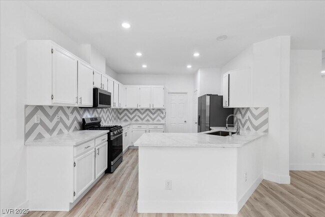 Building Photo - 32 Red Oak Canyon St