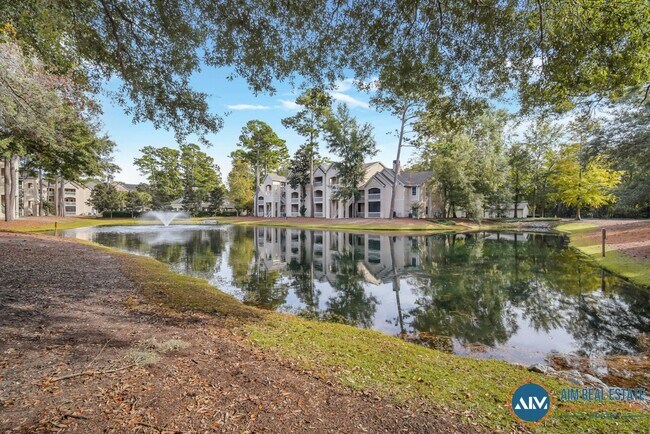 Foto del edificio - Luxurious Two-Bedroom Condo at Summer Hous...