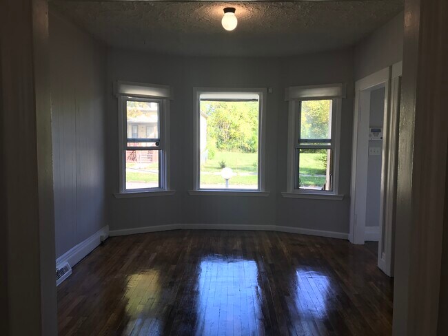 Building Photo - 5055 Fischer St