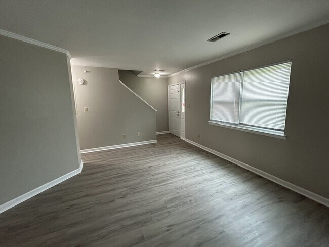 Foto del edificio - 407 Oakland Rd