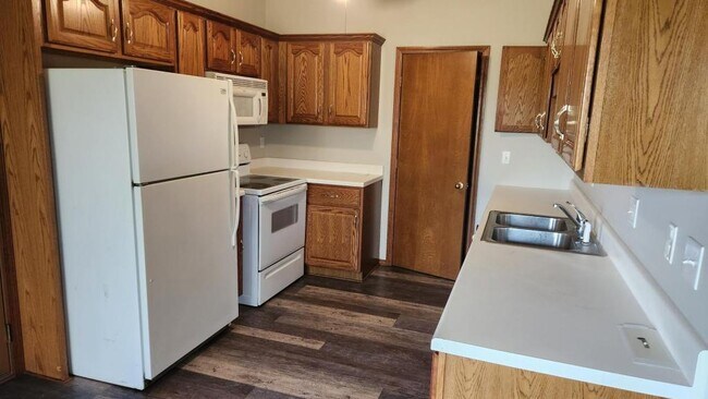 Foto del edificio - 1811 Miller Dr