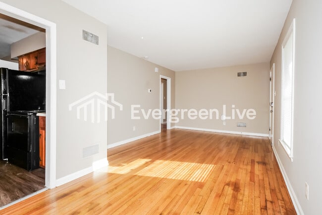 Building Photo - 3174 Beauchamp Dr