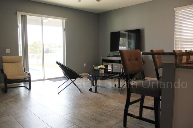 Foto del edificio - Spacious 5-Bedroom Pool Home for Rent in H...