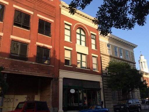 Primary Photo - 210 N Front St