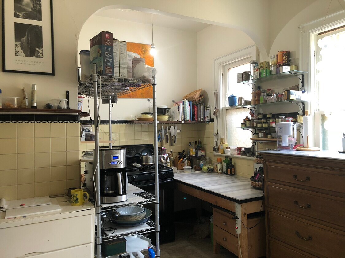 Excellent cooking set up - 306 West Ave