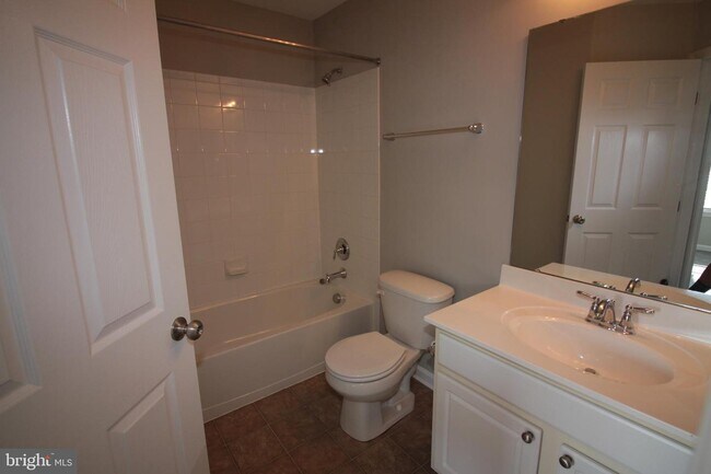 Foto del edificio - 922 Hopkins Corner