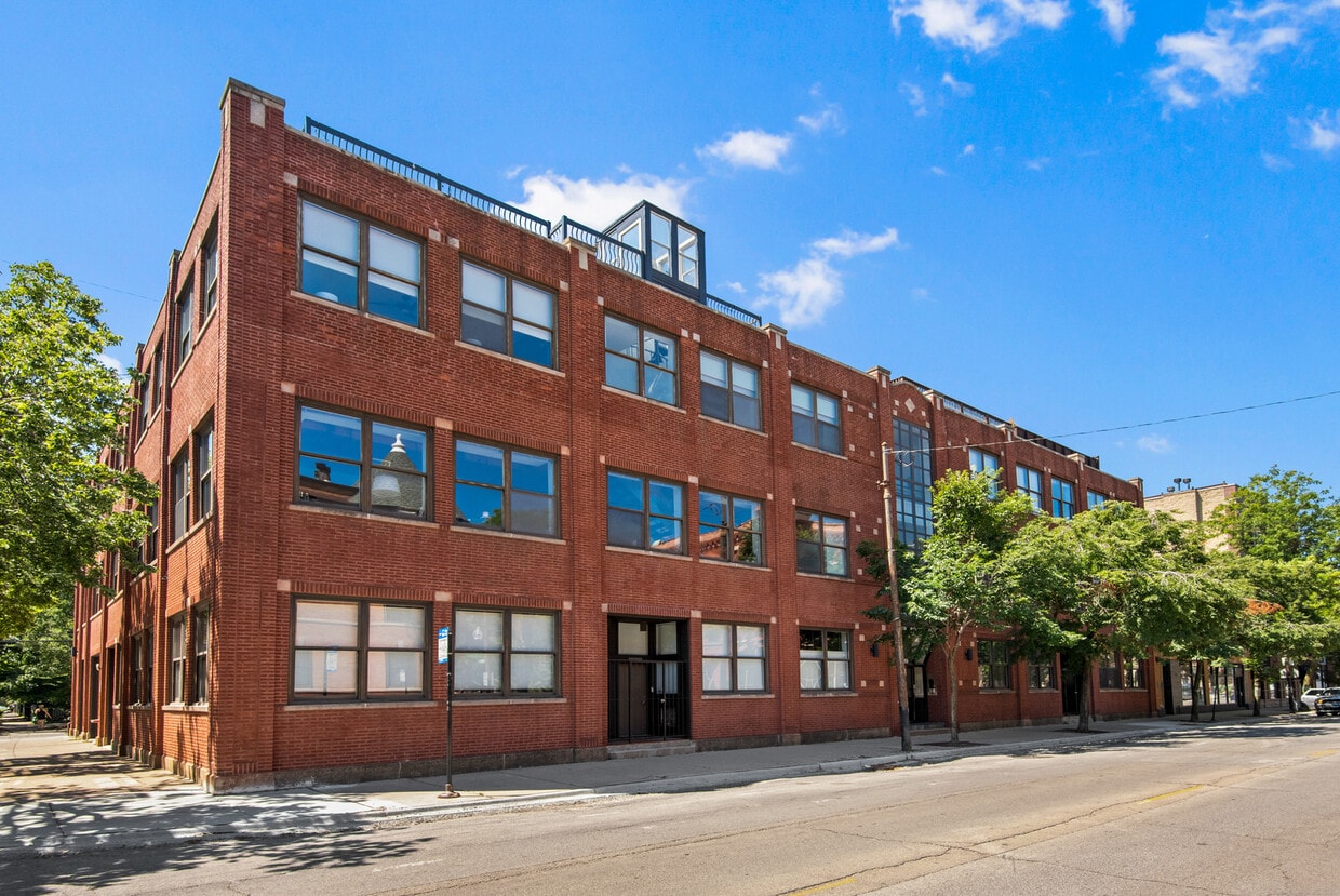 Primary Photo - 1101 W Armitage Ave