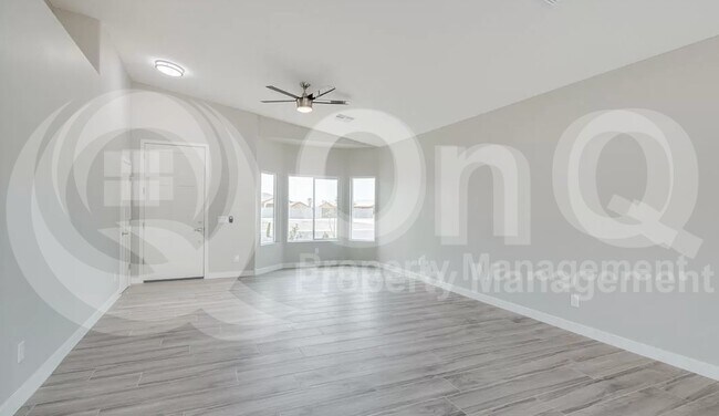 Foto del edificio - 15280 S Amado Blvd
