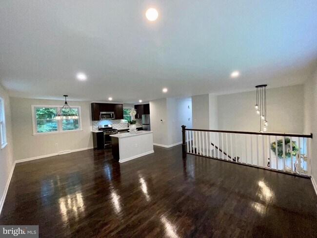 Building Photo - 1602 Robin Ct