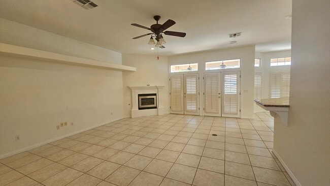 Building Photo - Beautiful Waterfront Home in Northwest Bakersfield