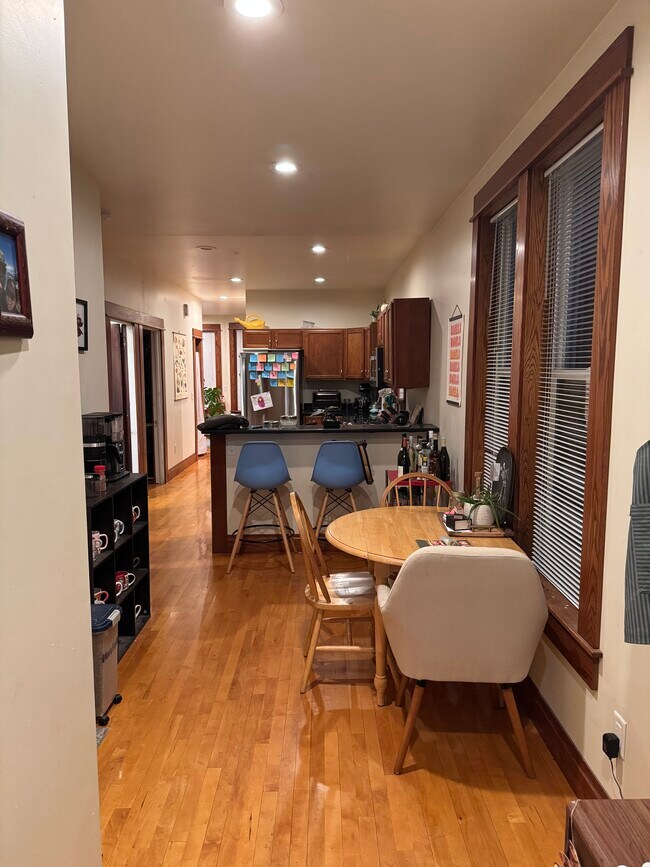 Building Photo - 1018 Williamson St