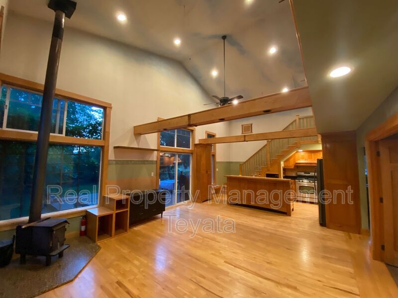 2822 Old Hwy 99 North Rd Unit A, Burlington, WA 98233 Condo for Rent