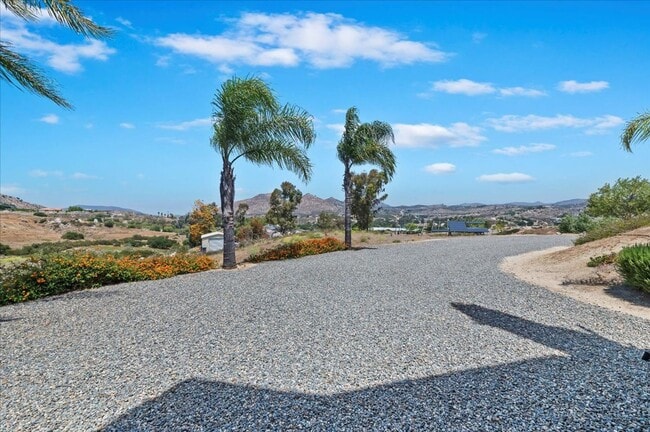 Building Photo - **Spacious 2-Bedroom Home In The Heart Of Wine Country**