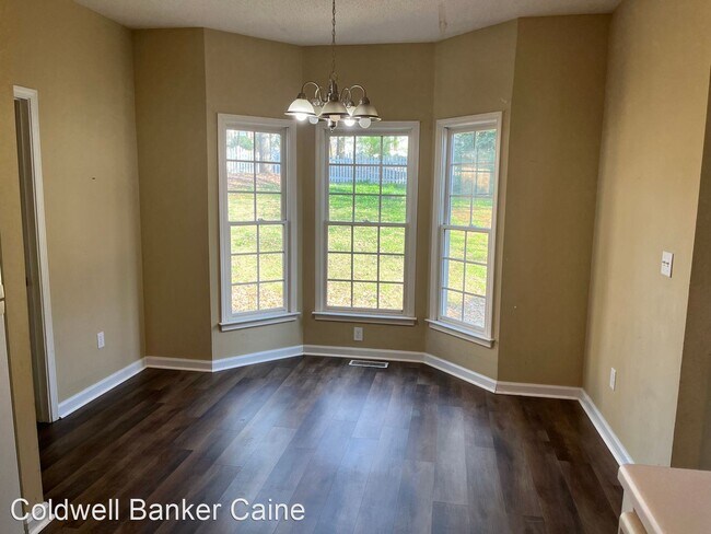 Building Photo - 4 br, 2.5 bath House - 18 Summer Glen Drive