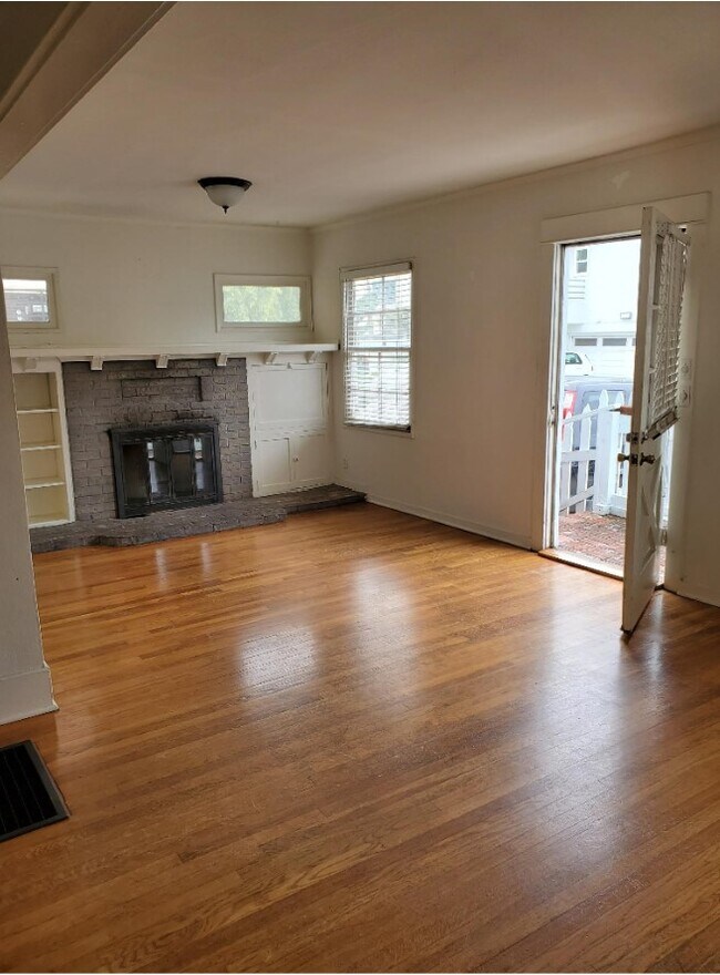 Built In Bookcases and Fireplace - 1126 Loma Dr