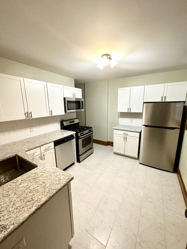 Building Photo - 213 Paxson Ave