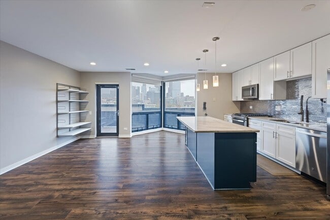 Foto del edificio - 222 S Racine Ave