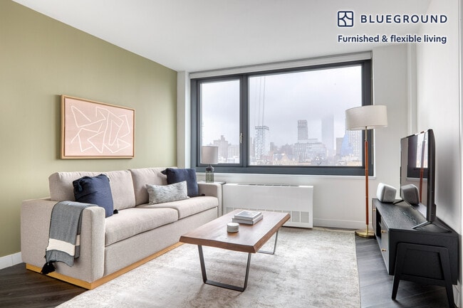 Building Photo - 250 E Houston St