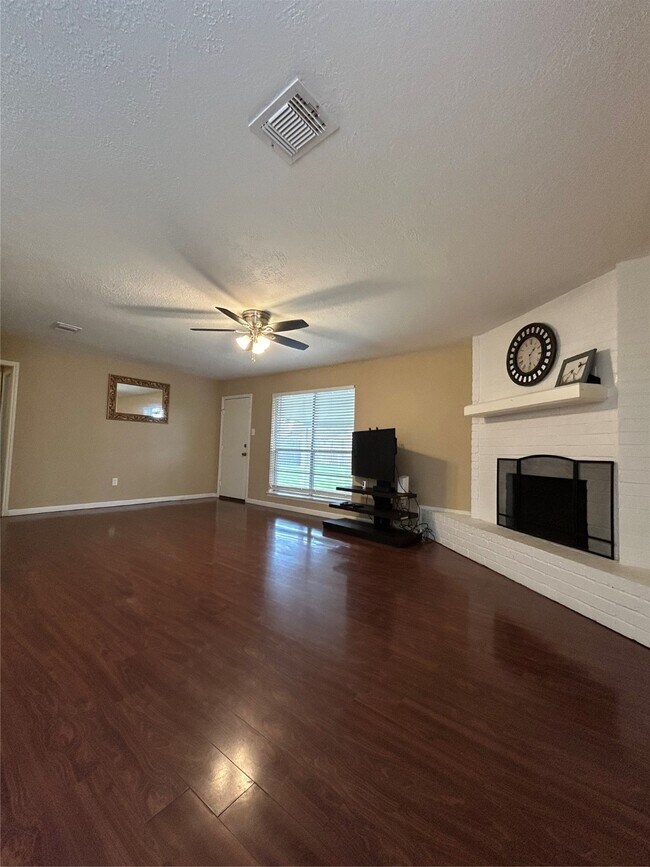 Building Photo - 5314 Nottingham Dr
