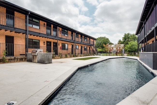 Photo - 5103 Live Oak St (Dallas, TX) Apartment