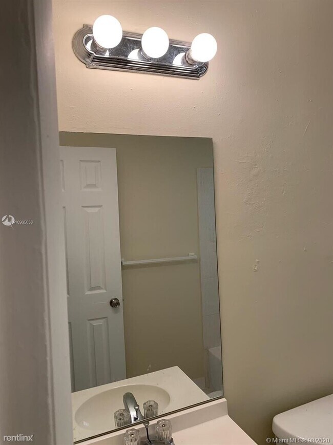 Building Photo - 2 br, 1 bath House - 445 NW 44th St