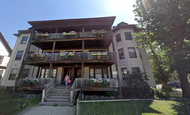 Foto del edificio - 34 Linden St