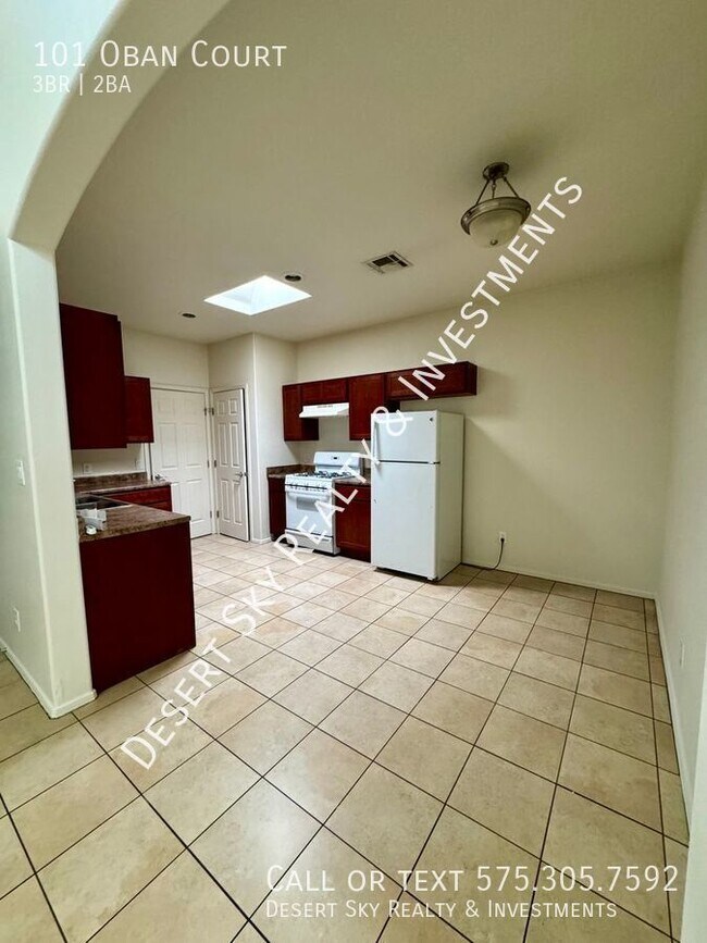 Building Photo - 3 Bedroom 2 Bathroom Townhome