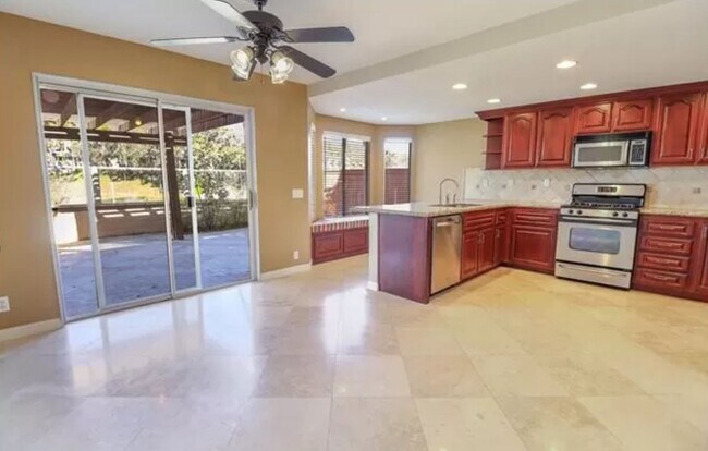 Building Photo - 5 Sanderling Ln
